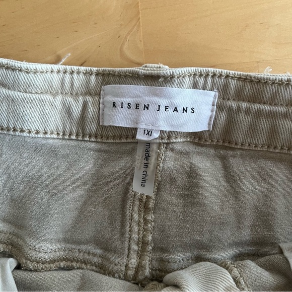 Risen Jeans Distressed Tan Khaki Denim Women Shorts size 1XL - Picture 3 of 7